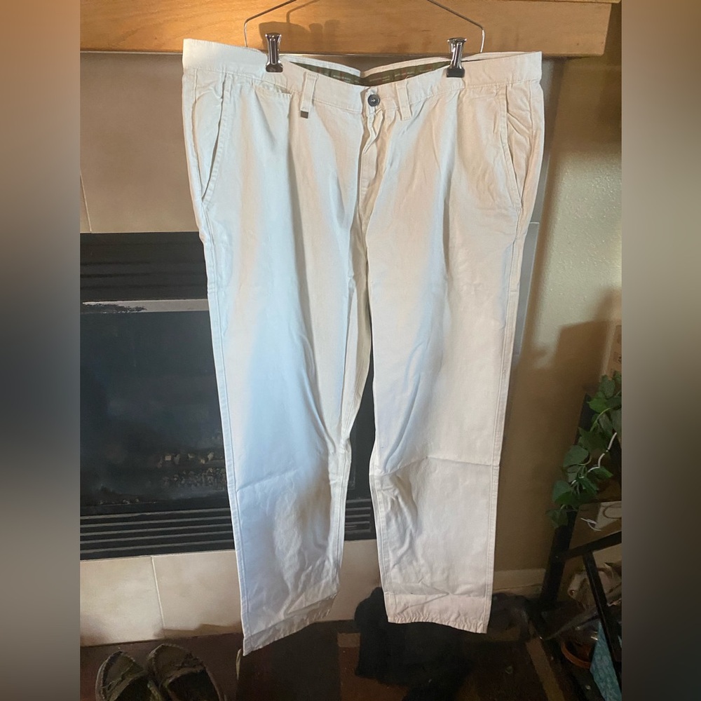Men's off White Pants by Wencesiao 100% cotton sizes 50,52, and 54, waist
